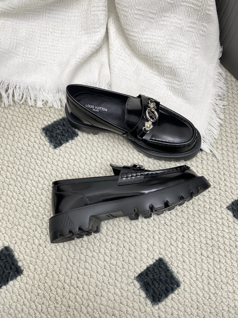 l0vis Vvtt0n loafers